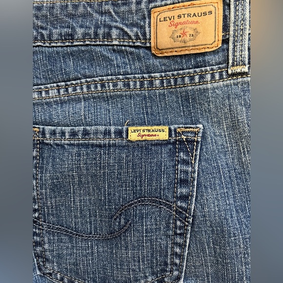 Misses Levi’s low rise bootcut Misses 16 M waist 38 Inseam 30 See photos - Picture 10 of 13